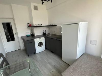 For rent Paris-18eme-arrondissement 1 room 25 m2 Paris (75018) photo 2