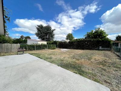 For rent Ambares-et-lagrave 4 rooms 88 m2 Gironde (33440) photo 1