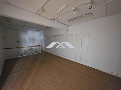 Louer Local commercial 146 m2 Saint-denis