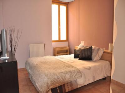 For sale Pezenas 4 rooms 62 m2 Herault (34120) photo 2