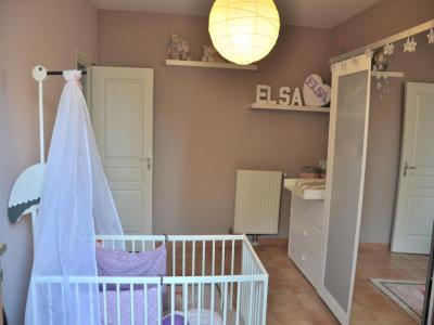 For sale Pezenas 4 rooms 62 m2 Herault (34120) photo 3
