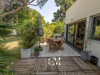 For sale Bordeaux 4 rooms 98 m2 Gironde (33200) photo 2