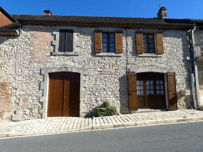 For sale Hautefort 4 rooms 76 m2 Dordogne (24390) photo 0