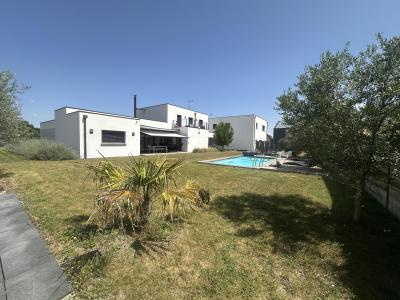 For sale Orcet 7 rooms 206 m2 Puy de dome (63670) photo 0