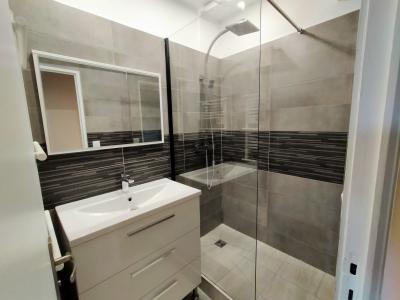 For sale 3 rooms 54 m2 Mayenne (53700) photo 3