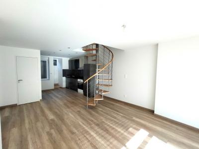 For sale 3 rooms 76 m2 Mayenne (53700) photo 0