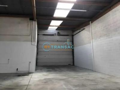 Louer Commerce 669 m2 Emerainville