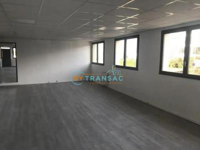 Louer Commerce Emerainville 36765 euros