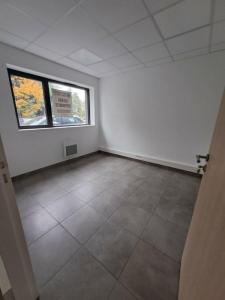 Louer Commerce Rennes 19008 euros
