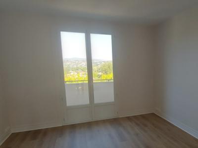 For rent Riom 3 rooms 52 m2 Puy de dome (63200) photo 3