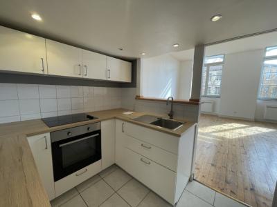 For rent Lyon-4eme-arrondissement 5 rooms 91 m2 Rhone (69004) photo 2