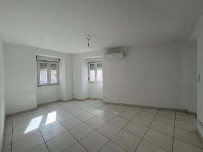 Louer Appartement 41 m2 Vico