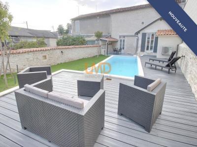 For sale Saint-jean-d'angely 5 rooms 102 m2 Charente maritime (17400) photo 3