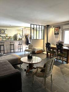 For sale Mirabeau 3 rooms 116 m2 Vaucluse (84120) photo 0