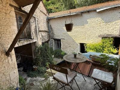 For sale 9 rooms 103 m2 Charente (16700) photo 0