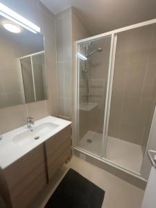 For rent Paris-15eme-arrondissement 6 rooms 21 m2 Paris (75015) photo 2