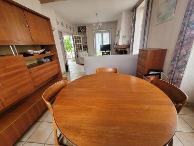 For sale 5 rooms 111 m2 Charente maritime (17400) photo 2