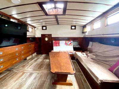 For sale 3 rooms 45 m2 Paris (75008) photo 2