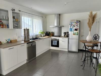 For sale COLLGE ET COMMERCE 6 rooms 114 m2 Cotes d'armor (22700) photo 3