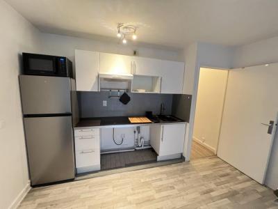 Annonce Location Appartement Paris-18eme-arrondissement 75