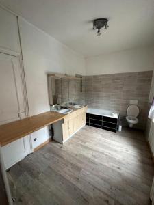 For sale Montdidier 4 rooms 410 m2 Somme (80500) photo 4