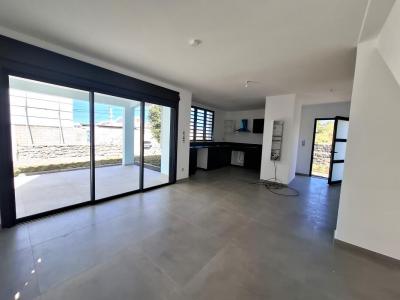 For rent Saint-pierre 4 rooms 92 m2 Reunion (97410) photo 3