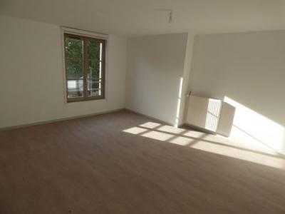 Louer Appartement 111 m2 Aubigny-sur-nere