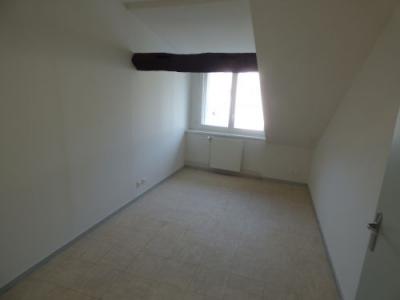 Louer Appartement Aubigny-sur-nere 809 euros
