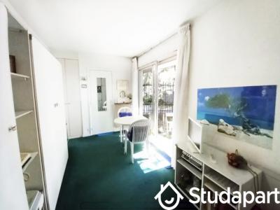 Louer Appartement Paris-17eme-arrondissement 1230 euros