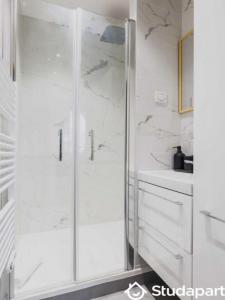 Louer Appartement Paris-18eme-arrondissement 1800 euros