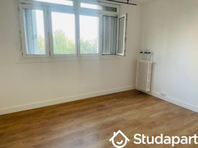 For rent Ivry-sur-seine 2 rooms 40 m2 Val de Marne (94200) photo 3