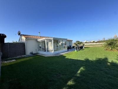 For sale 4 rooms 116 m2 Vendee (85340) photo 1