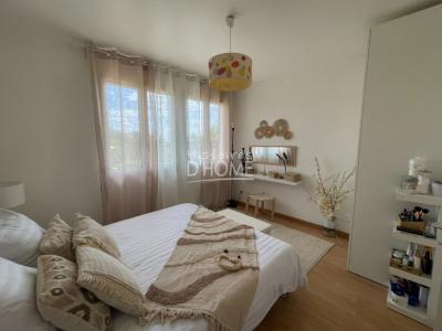 Louer Appartement 105 m2 Gastins