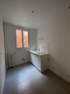 Annonce Location Appartement Paris-18eme-arrondissement 75