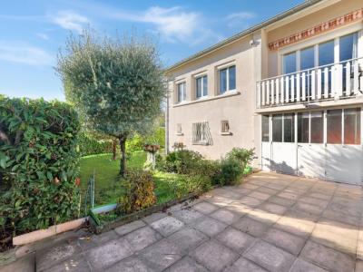 For sale Meyzieu 4 rooms 105 m2 Rhone (69330) photo 0