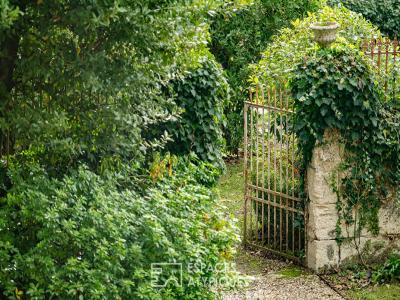 For sale Fronsac 10 rooms 378 m2 Gironde (33126) photo 1