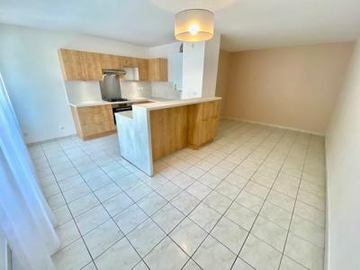 For rent Lyon-8eme-arrondissement 3 rooms 65 m2 Rhone (69008) photo 0