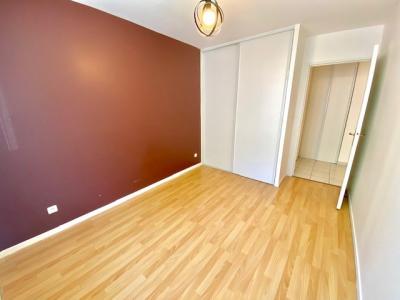 Louer Appartement Lyon-8eme-arrondissement 841 euros