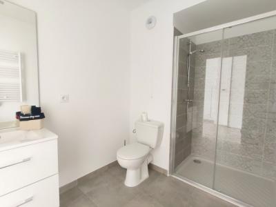 Louer Appartement Carros 491 euros