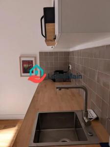 Louer Appartement 17 m2 Paris-18eme-arrondissement