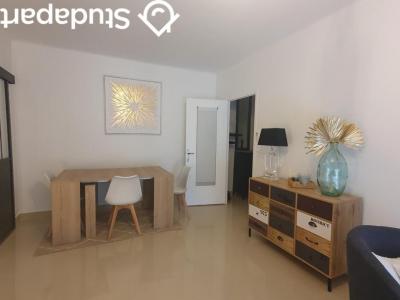 Louer Appartement 53 m2 Antibes