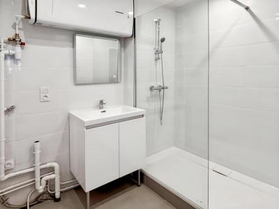 For rent Lyon-3eme-arrondissement 3 rooms 88 m2 Rhone (69003) photo 4