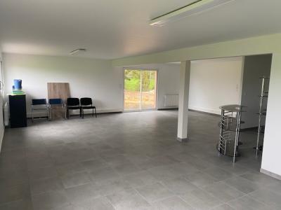 Louer Bureau 77 m2 Marboz