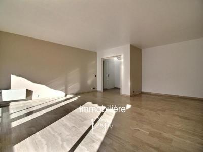Louer Appartement 132 m2 Marseille-8eme-arrondissement