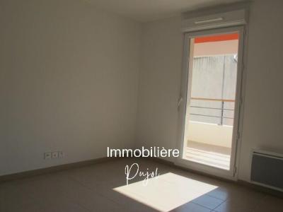 Louer Appartement Marseille-10eme-arrondissement 890 euros