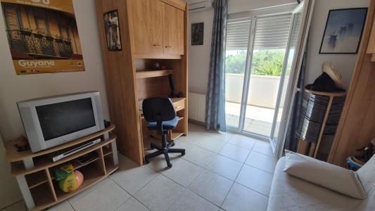 For sale 2 rooms 47 m2 Herault (34920) photo 0