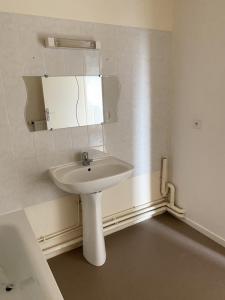 Louer Appartement Saint-gaultier 358 euros