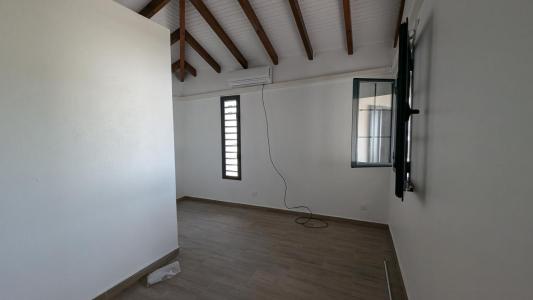 Louer Appartement 45 m2 Abymes