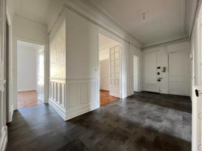 Louer Appartement 107 m2 Nice