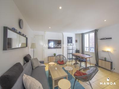 For rent Paris-18eme-arrondissement 2 rooms 37 m2 Paris (75018) photo 0